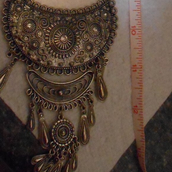 Tibetan Silver Bib Statement Necklace with Swarovski Crystal Rhinestones NWOT - Picture 7 of 11